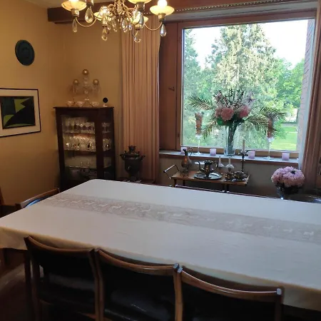 Next Door To The President, 70's Vintage Luxury Appartamento